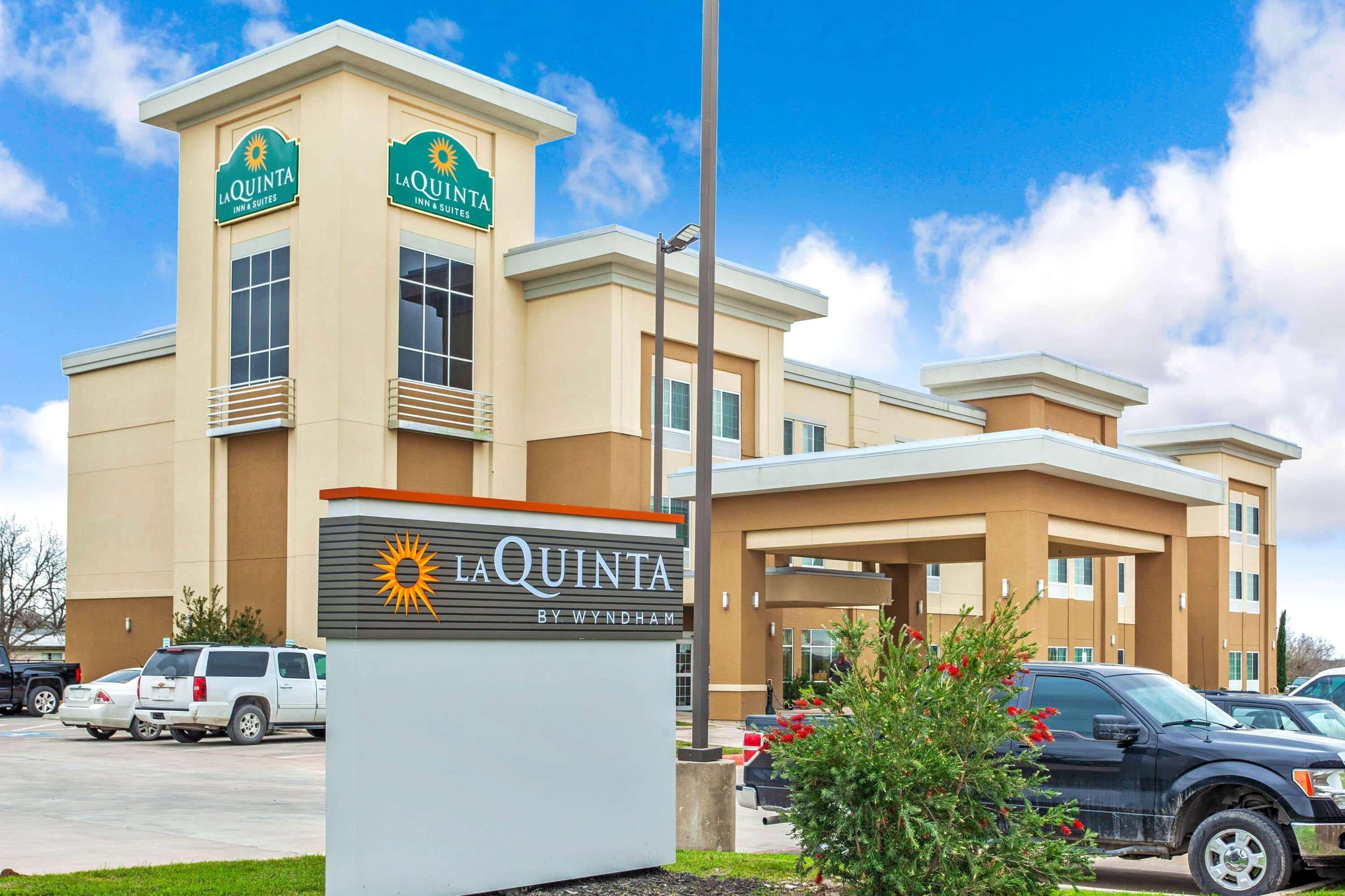 מלון La Quinta By Wyndham Gonzales Tx מראה חיצוני תמונה